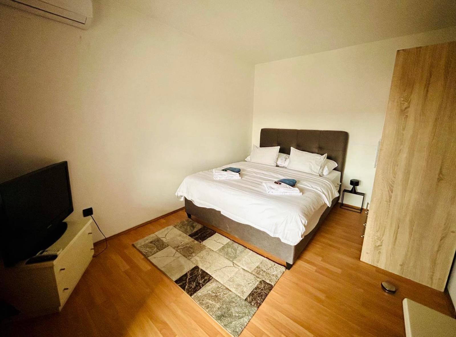 Fly By Suite - Zagreb Airport - 0-24H Self Check In&Out - Parking On Site Velika Gorica Εξωτερικό φωτογραφία