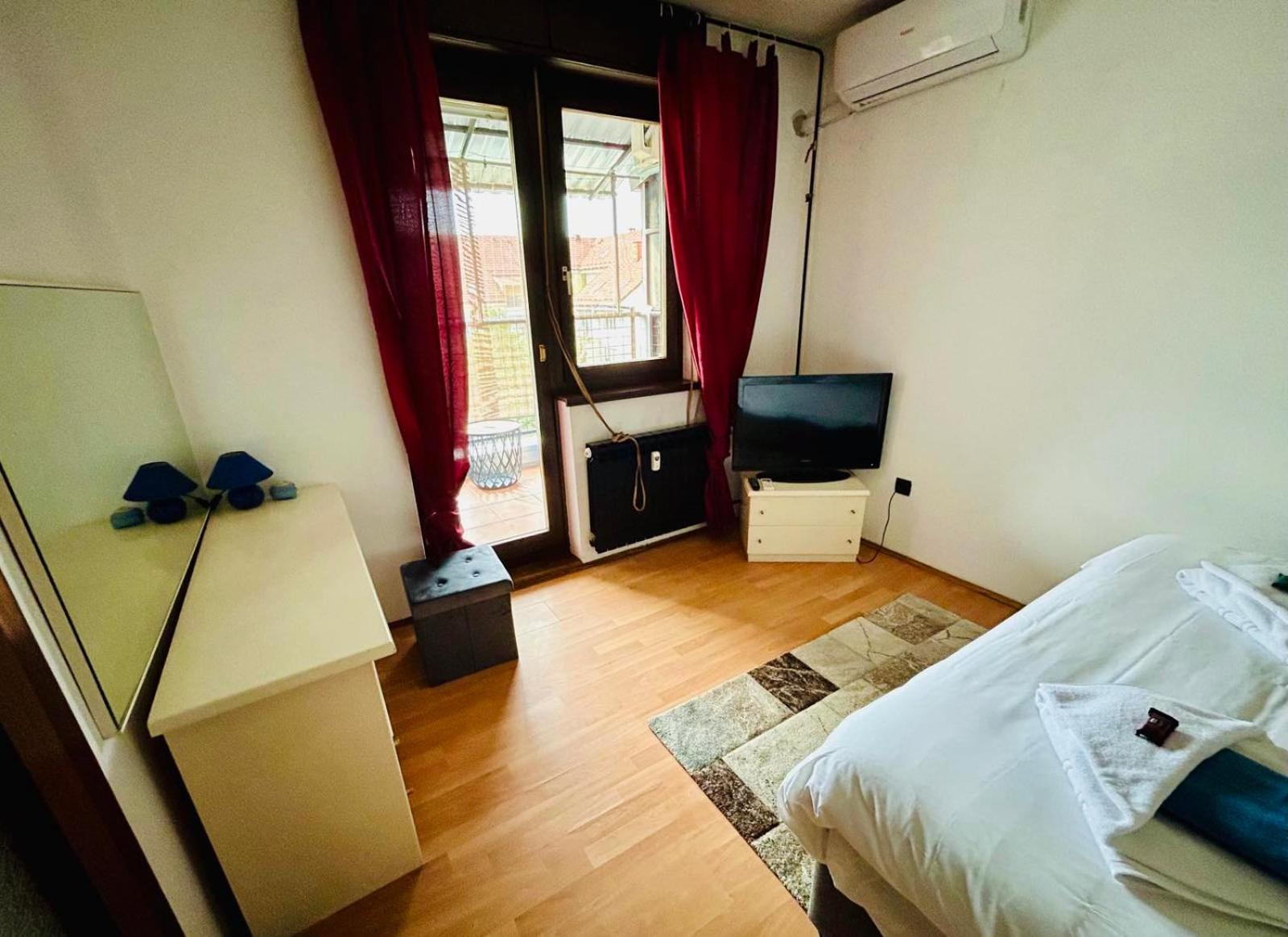 Fly By Suite - Zagreb Airport - 0-24H Self Check In&Out - Parking On Site Velika Gorica Εξωτερικό φωτογραφία