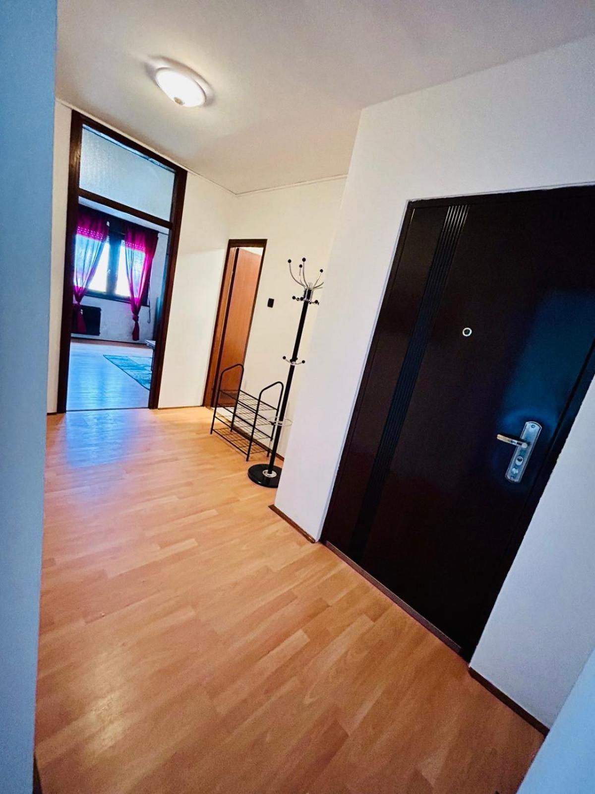 Fly By Suite - Zagreb Airport - 0-24H Self Check In&Out - Parking On Site Velika Gorica Εξωτερικό φωτογραφία